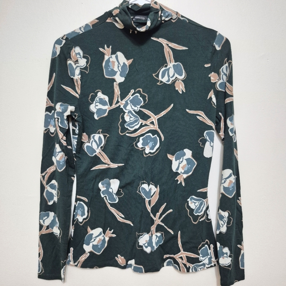 RW&Co Women’s Mock Neck Floral Longsleeved Top – Size S